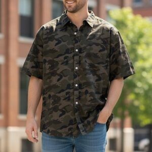 NWT Old Navy Built-In‎ Flex Patterned Everyday Short-Sleeve Shirt in Camo